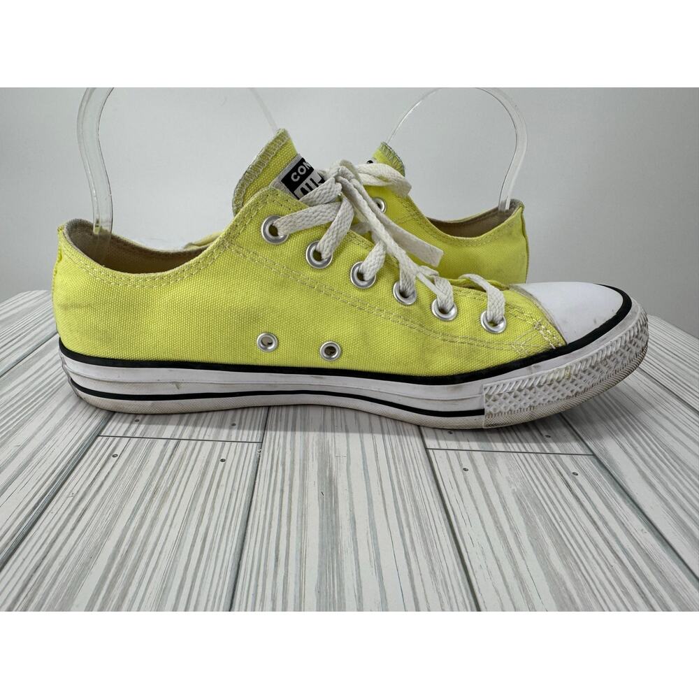 Converse Soft Yellow Low Top Lace-Up Sneakers Men’s 7 Women’s‎ 9 Casual Shoes